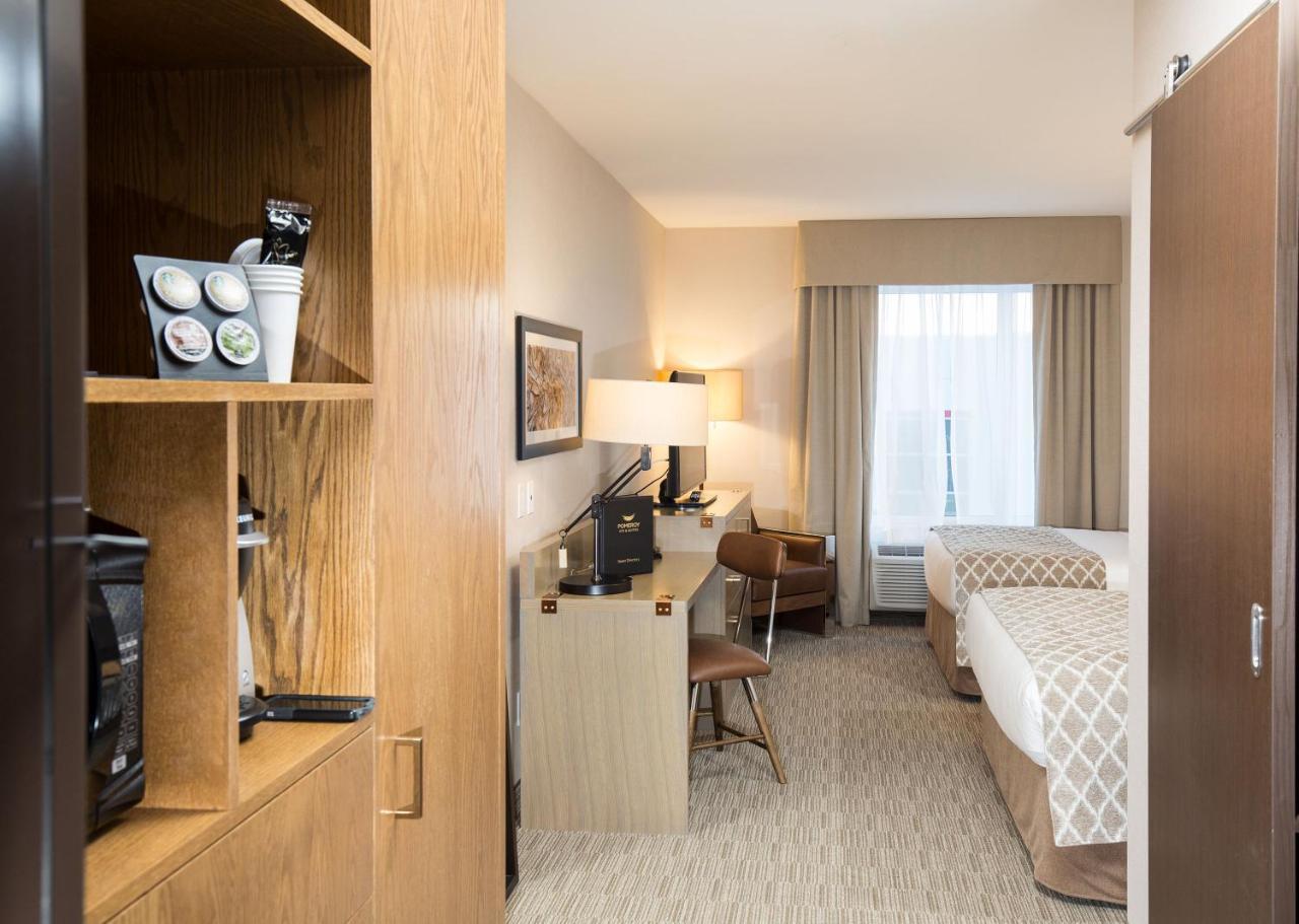 Pomeroy Inn & Suites Prince George Esterno foto