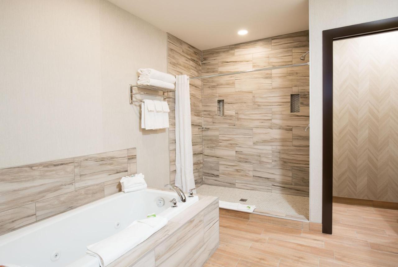 Pomeroy Inn & Suites Prince George Esterno foto