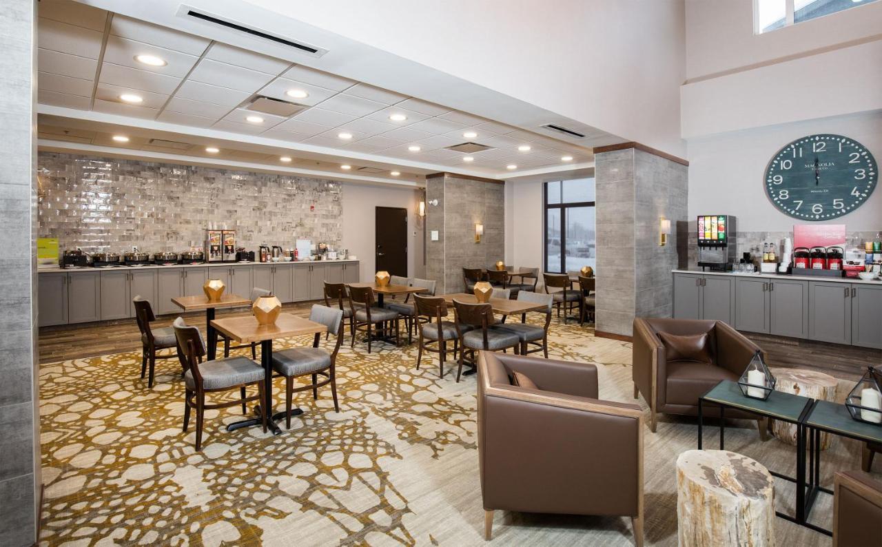 Pomeroy Inn & Suites Prince George Esterno foto